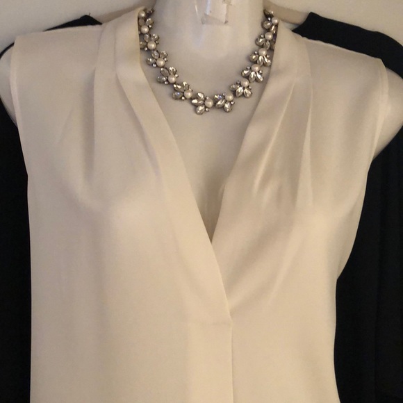 Calvin Klein Tops - Calvin Klein cream, sleeveless shirt/Top